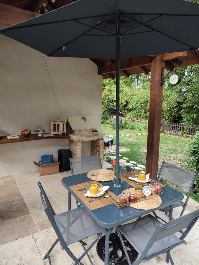Lapis Domus Bed & Breakfast Francueil Bagian luar foto